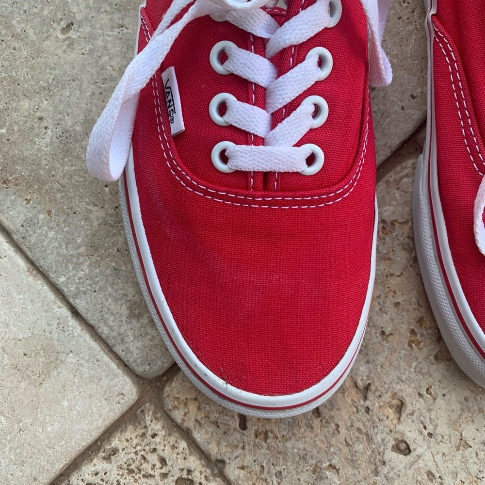 Red Van Authentic - Picture 6 of 11